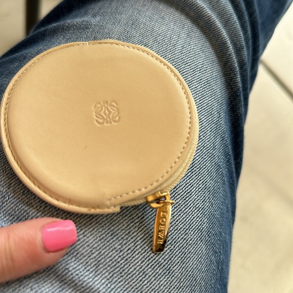 Loewe off white zippered small coin purse EUC authentic - Picture 6 of 11